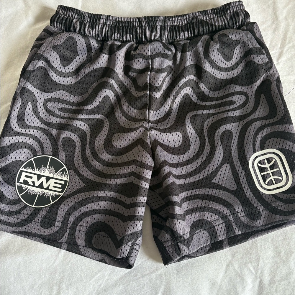 Overtime Basketball Boys youth large shorts.